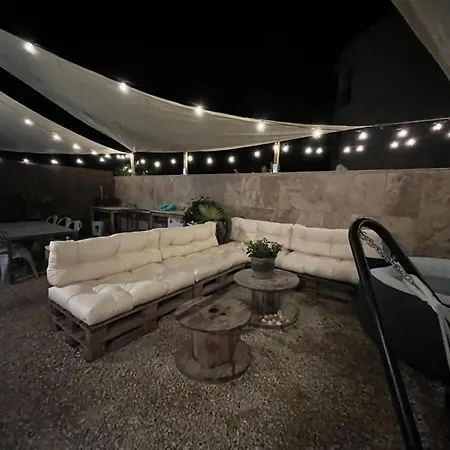 Appartement T2 Cheminee Jardin Piscine